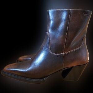 NWOT Vagabond Alina Size 39 Genuine Leather Boots